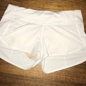 Lulu speed up shorts 2.5”